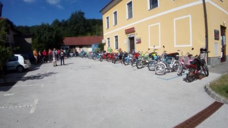 Srečanje starodobnih mopedov 1